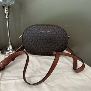 Michael Kors Brown Jet Set Travel Medium Crossbody